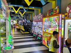 -反斗乐园π·电玩·高空拓展·蹦床(龙华天虹店)