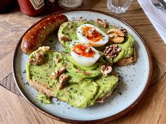 牛油果煮蛋吐司-RAC BAR(安福路店)