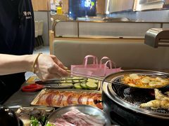 -围炉肉舍•炭烤活鳗•丹东海鲜烤肉(步行街店)