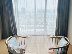 -杭州西湖湖滨银泰亚朵酒店