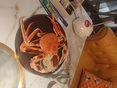 -雍容荟活帝王蟹活龙虾自助(苏宁旗舰店)