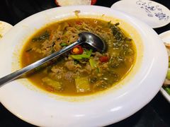 酸汤肥牛-晚归月亮湾私家菜(临邑路店)