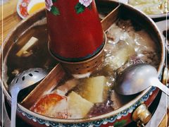 -毛辣果·贵州红酸汤牛肉火锅(西单店)