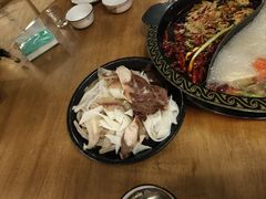 -小志家.鲜牦牛肉牛杂火锅野生菌汤锅