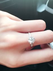 -威德钻石-克拉钻大本营(南京东路店)