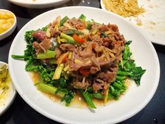 汁汁牛肉炒芥兰-皮蛋弟砂锅店(总店)