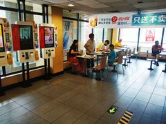 大堂-麦当劳(军博店)