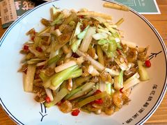 -临界音乐酒馆·小龙虾·江湖菜(华熙LIVE·鱼洞店)