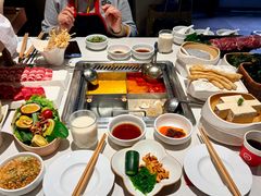 苗族酸汤舂舂锅-海底捞火锅(长宁路龙之梦店)