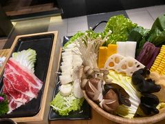 -湊湊火锅·茶憩(杭州湖滨银泰in77店)