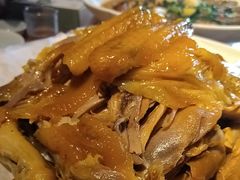 头上红煨盐鸡-头上红煨盐鸡·非遗院子餐厅
