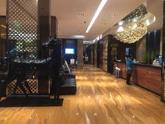 -武汉光谷广场杨家湾地铁站怡程酒店