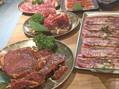 -汉城烤肉·黑金冠(华山路店)