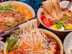 -粉八·云南米线·建水烧烤(常熟路店)