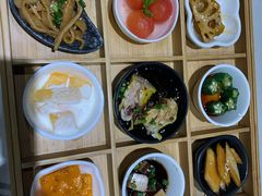 九宫格玲珑前菜-新仙清汤牛腩(铜锣湾店)