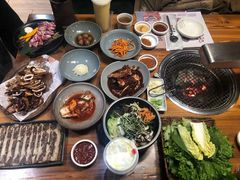 -草家酱蟹炭火烤肉店(珲春南路一店)