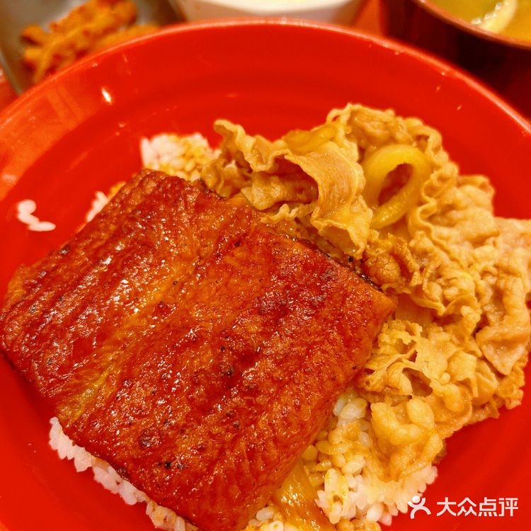 牛肉饭套餐来一份