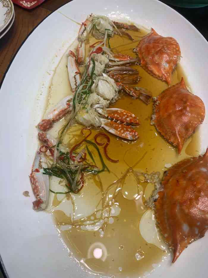 东海湾海鲜楼-"这是一家黑心店,价格贵的离谱,味道也不好.
