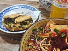 -老字号杨坡红油米线腊汁肉夹馍(东四道巷店)