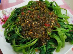 剁椒藤菜-洪霞餐馆