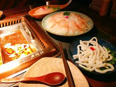 -老牌坊云南鱼豆花火锅(爱建店)
