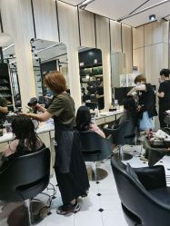 -HAIR CORNER