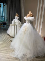 -Lady  Jane高端婚纱礼服馆