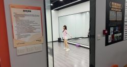 -单色舞蹈