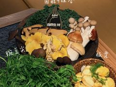 -三出山火锅(南京万象天地店)