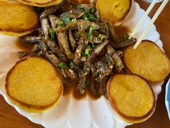 贴饼子小河鱼-俺家菜馆(百里峡店)