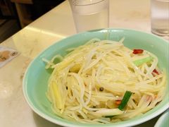 酸辣土豆丝-弄堂里(西溪龙湖天街店)