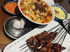 生烤羊排-青海名吃尕张娃非遗烤肉(海湖总店)