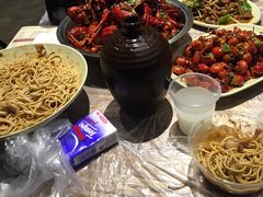 -巴厘龙虾·榜首油焖大虾(音乐学院·沿江酒馆店)