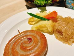 -LENBACH兰巴赫西餐啤酒坊(大连东港店)