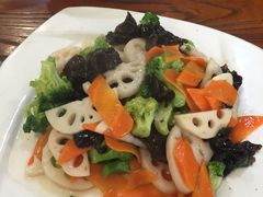 -溢心园香河肉饼总店