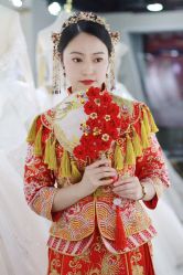 -现代经典婚纱摄影