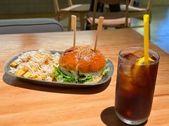 -三勾JJJ Burger&Coffee(梅溪湖店)