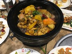 石锅牛蛙-金太阳海鲜烧烤·本地人餐厅(东纬路旗舰店)