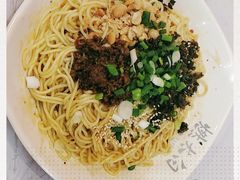 -泰龙城小吃街