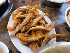 -黄利砖万峰林布依特色酸笋牛肉馆