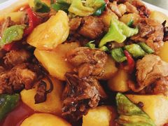 特色的大盘鸡-维吾尔餐厅(宜山路店)