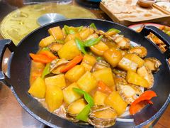 鲍鱼炖土豆-渔民船说·北塘海鲜·天津菜·海肠捞饭(北塘古镇店)