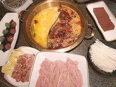 -小天鹅火锅·一线江景洪鼎旗舰店(洪崖洞店)