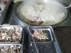 -山沟沟羊小馆&烤全羊羊肉汤(麦岛店)