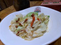 手撕莲花白-老滇山寨•云南特色菜•地方菜•民族风情歌舞表演(金碧店)