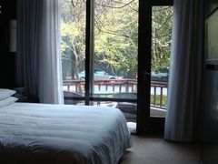 -杭州西湖艺联君亭酒店(黄龙体育中心地铁口店)