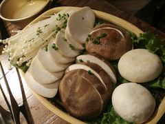 -明洞阿姨·韩式酱蟹烤肉·创意料理(三元桥店)