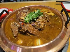 -虾弄弄海派小龙虾·牛羊蝎子火锅