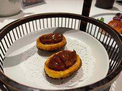 一口鲍鱼酥-三号黄浦会Canton Table