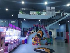 -嘿哟动霸CHUA·新潮玩运动娱乐中心·蹦床滑冰团建乐园